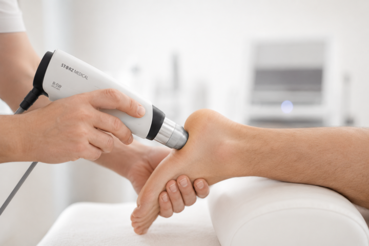 Stoßwellentherapie an der Ferse, Fersensporn, Plantarfasziitis