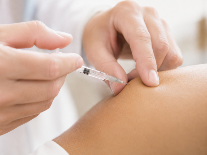 injektiion am Rücken, Therapeutische Lokalanästhesie, Neuraltherapie, Perineurale Glukoseinjektion nach Dr. Lyftogt